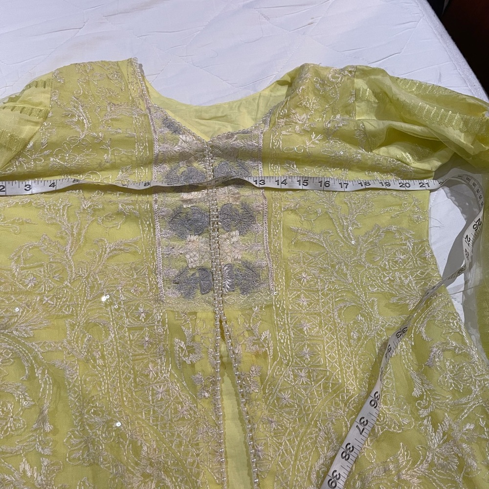 Pakistani branded dress - Picture 9 of 16